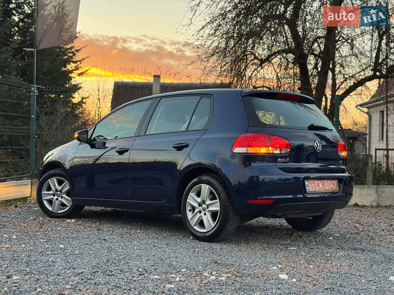 Хэтчбек Volkswagen Golf 2010 в Дрогобыче