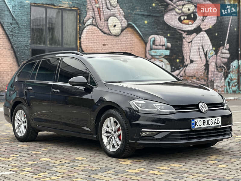 Універсал Volkswagen Golf 2017 в Луцьку