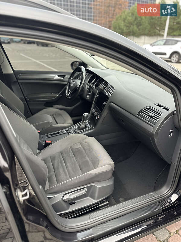 Універсал Volkswagen Golf 2017 в Луцьку