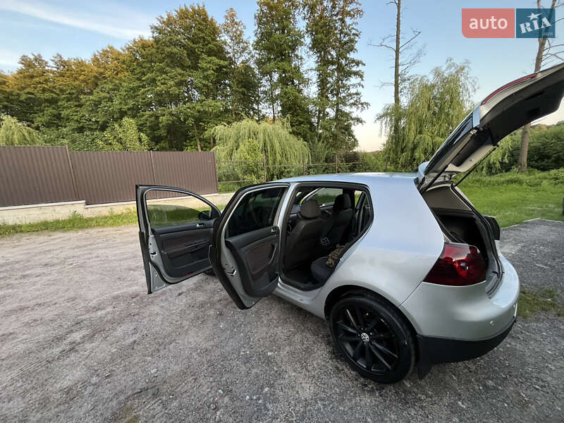 Хетчбек Volkswagen Golf 2007 в Василькові
