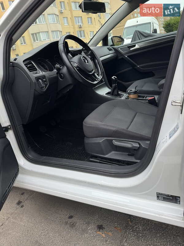 Хэтчбек Volkswagen Golf 2013 в Софиевской Борщаговке