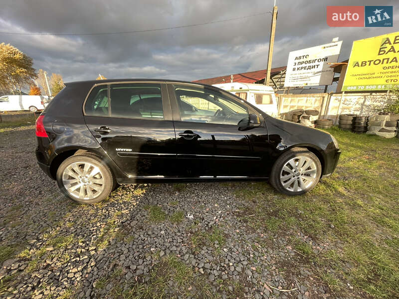 Хэтчбек Volkswagen Golf 2008 в Луцке