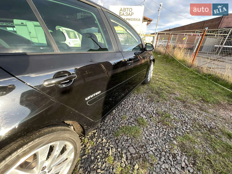 Хэтчбек Volkswagen Golf 2008 в Луцке