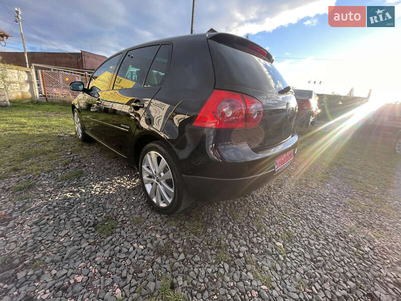 Хэтчбек Volkswagen Golf 2008 в Луцке