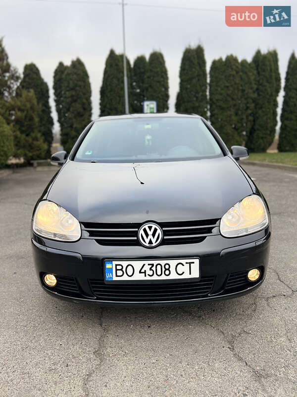Хэтчбек Volkswagen Golf 2007 в Ровно