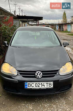 Хэтчбек Volkswagen Golf 2004 в Стрые