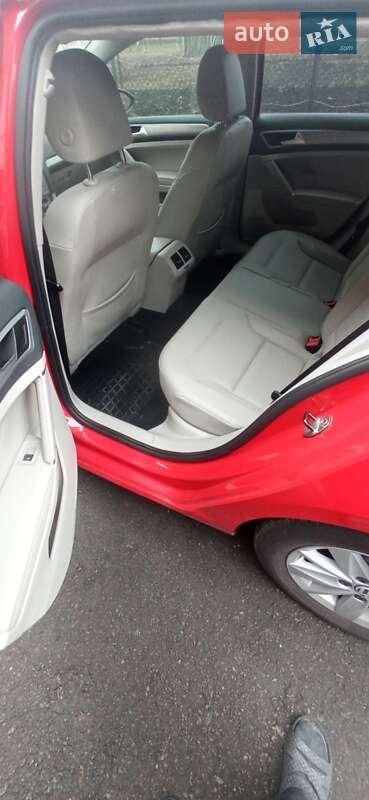 Универсал Volkswagen Golf 2015 в Городке