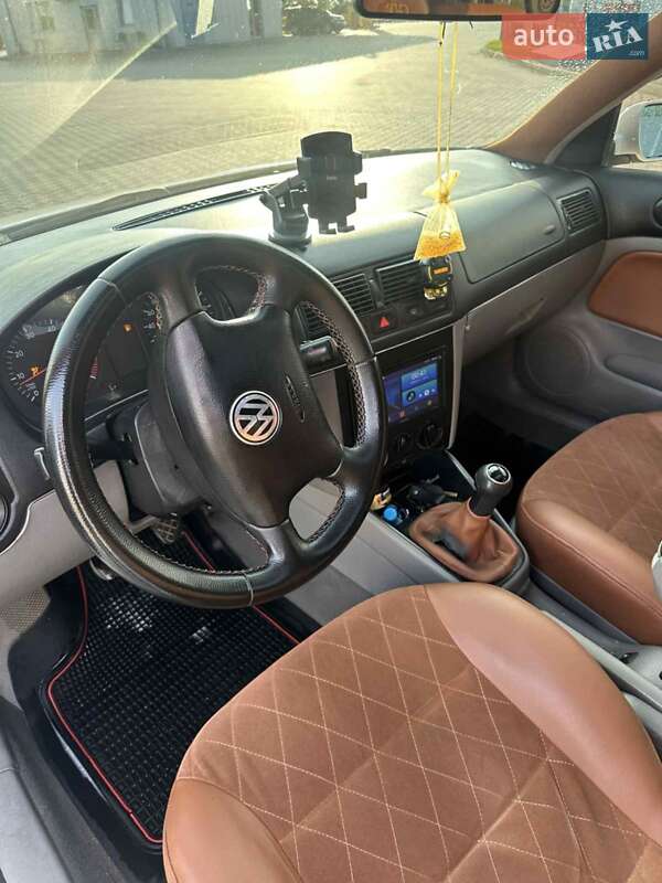 Хэтчбек Volkswagen Golf 1998 в Локачах