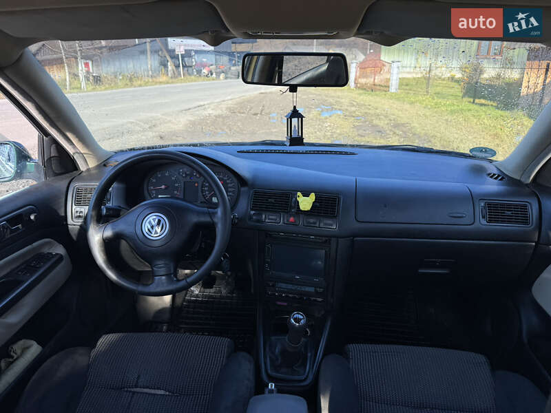 Хэтчбек Volkswagen Golf 1998 в Стрые