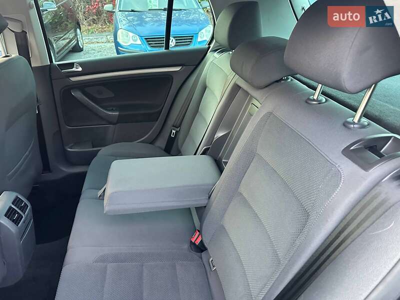 Хэтчбек Volkswagen Golf 2007 в Каменском