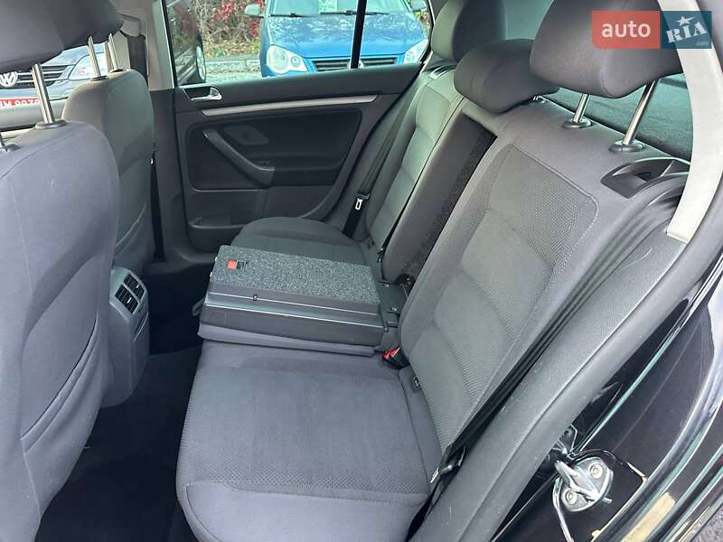 Хэтчбек Volkswagen Golf 2007 в Каменском