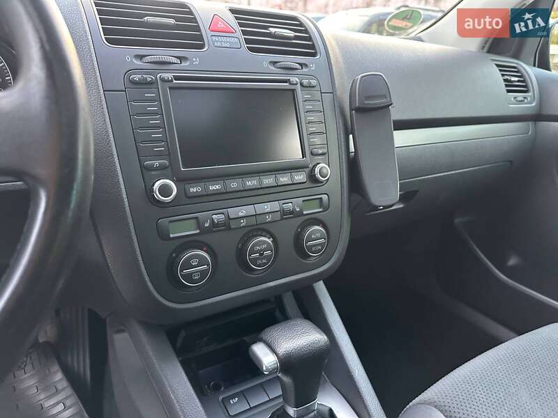 Хэтчбек Volkswagen Golf 2007 в Каменском