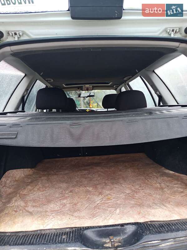 Универсал Volkswagen Golf 1998 в Нетешине