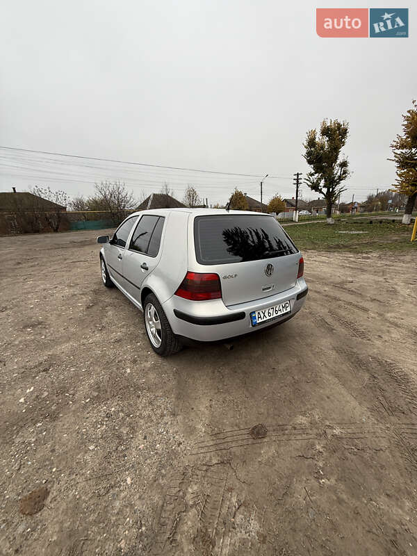 Хэтчбек Volkswagen Golf 2000 в Богодухове