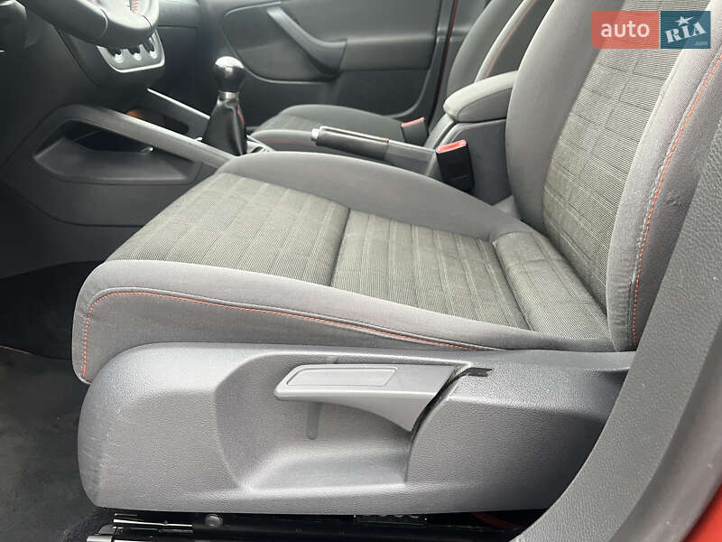 Хетчбек Volkswagen Golf 2007 в Черкасах