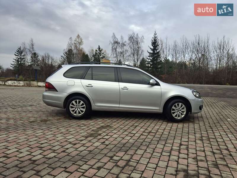 Универсал Volkswagen Golf 2010 в Тлумаче