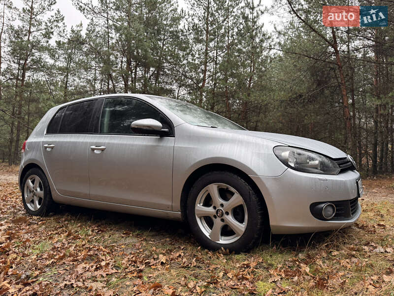 Хетчбек Volkswagen Golf 2009 в Рівному