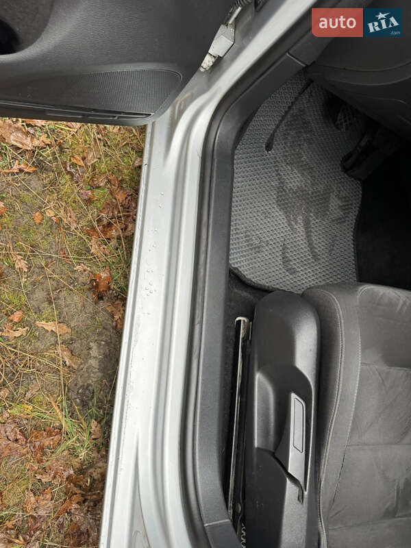 Хетчбек Volkswagen Golf 2009 в Рівному