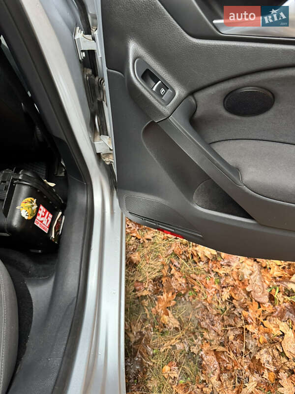 Хетчбек Volkswagen Golf 2009 в Рівному