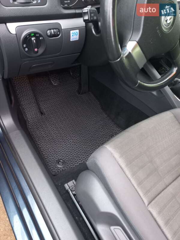 Хэтчбек Volkswagen Golf 2006 в Владимире