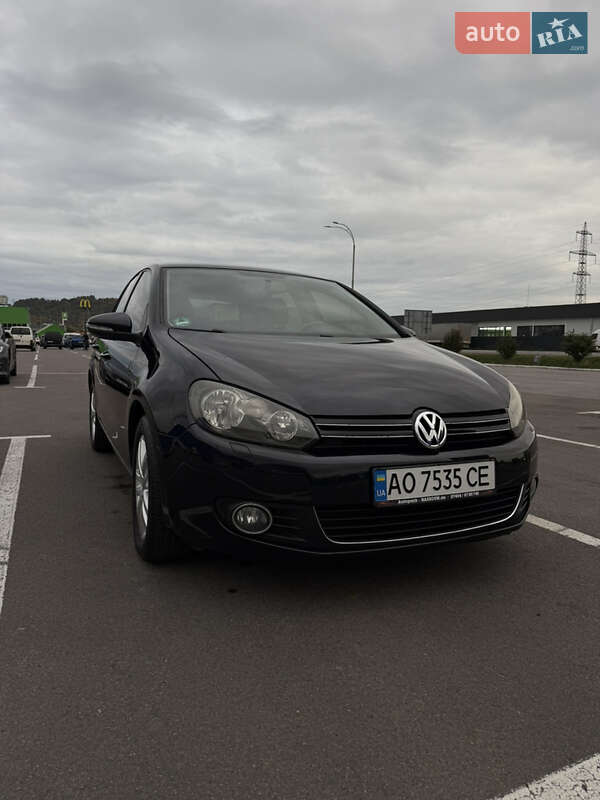 Хетчбек Volkswagen Golf 2010 в Мукачевому