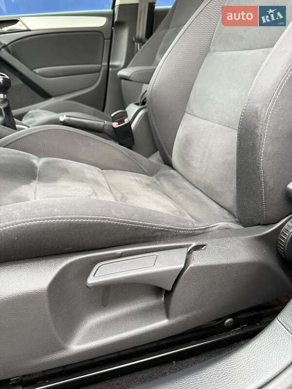 Хетчбек Volkswagen Golf 2010 в Мукачевому