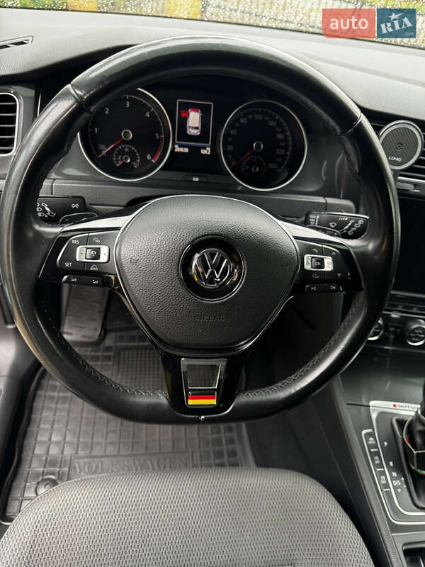 Універсал Volkswagen Golf 2017 в Запоріжжі