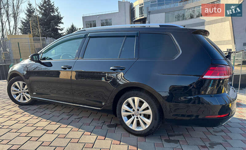 Універсал Volkswagen Golf 2017 в Запоріжжі