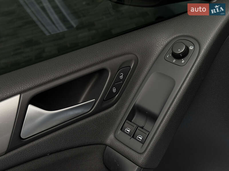 Хэтчбек Volkswagen Golf 2010 в Полтаве фото 79 Хэтчбек Volkswagen Golf 2010 в Полтаве