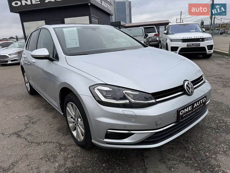 Хетчбек Volkswagen Golf 2018 в Києві