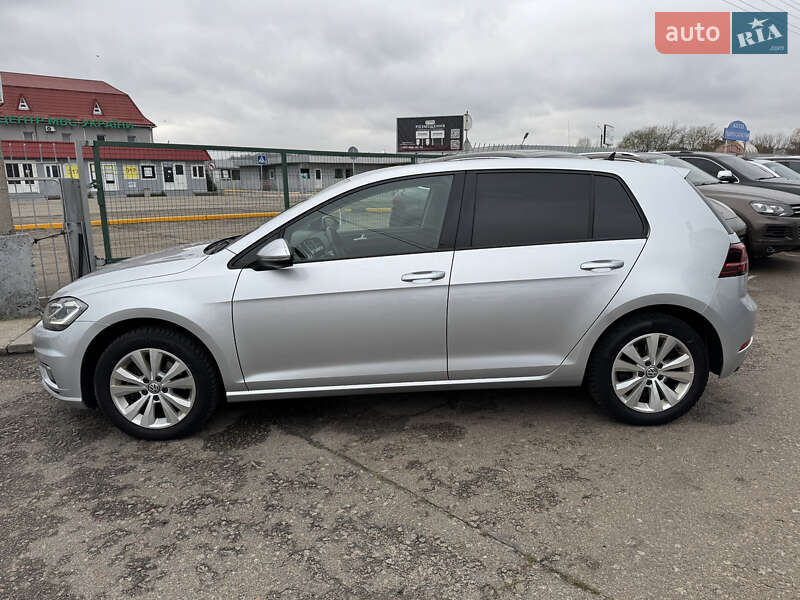 Хетчбек Volkswagen Golf 2018 в Києві