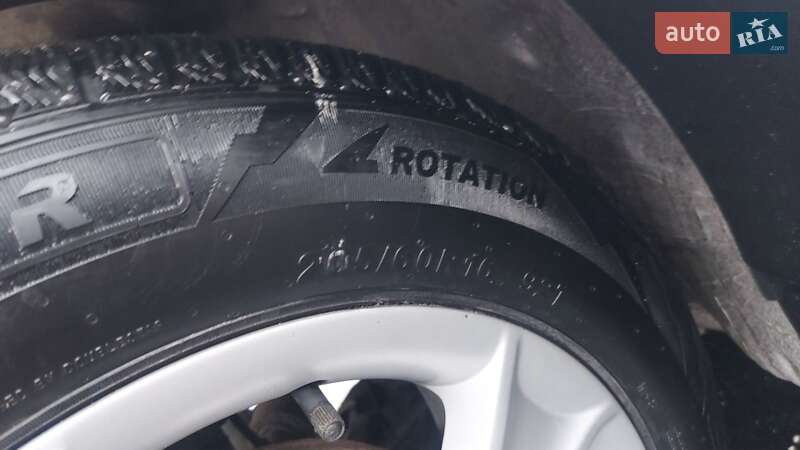 Універсал Volkswagen Golf 2001 в Харкові