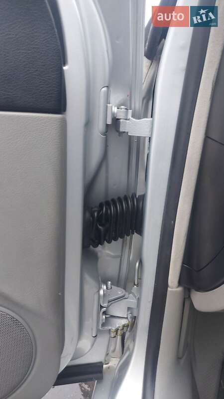 Універсал Volkswagen Golf 2001 в Харкові