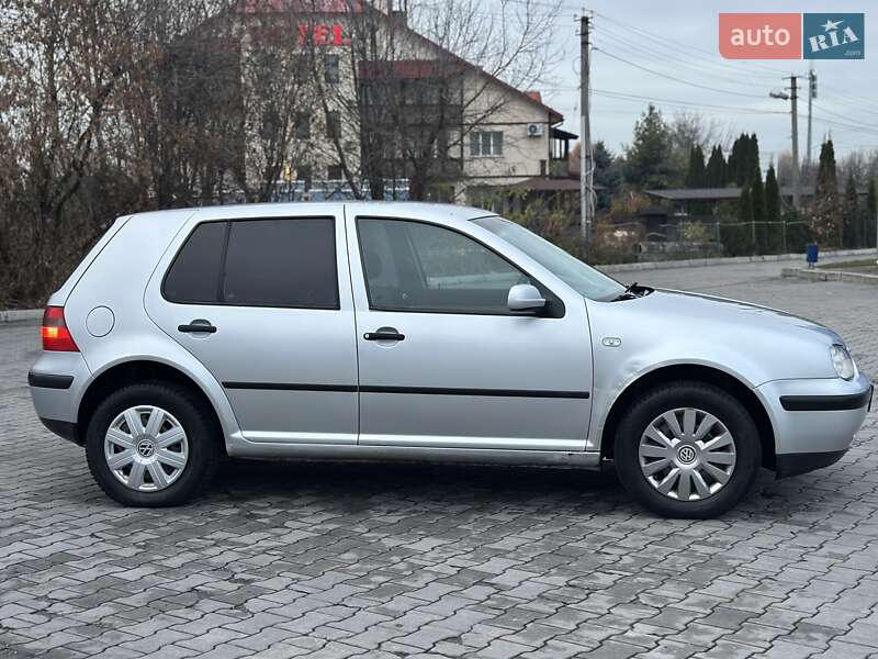 Хэтчбек Volkswagen Golf 2000 в Хмельницком