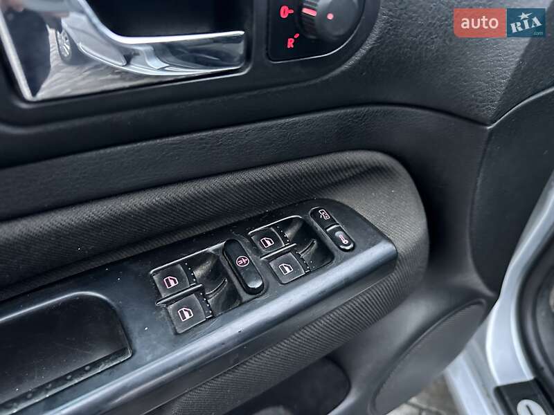 Хэтчбек Volkswagen Golf 2000 в Хмельницком