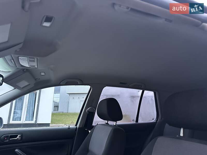 Хэтчбек Volkswagen Golf 2000 в Хмельницком