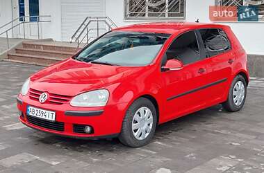 Хетчбек Volkswagen Golf 2004 в Летичіві