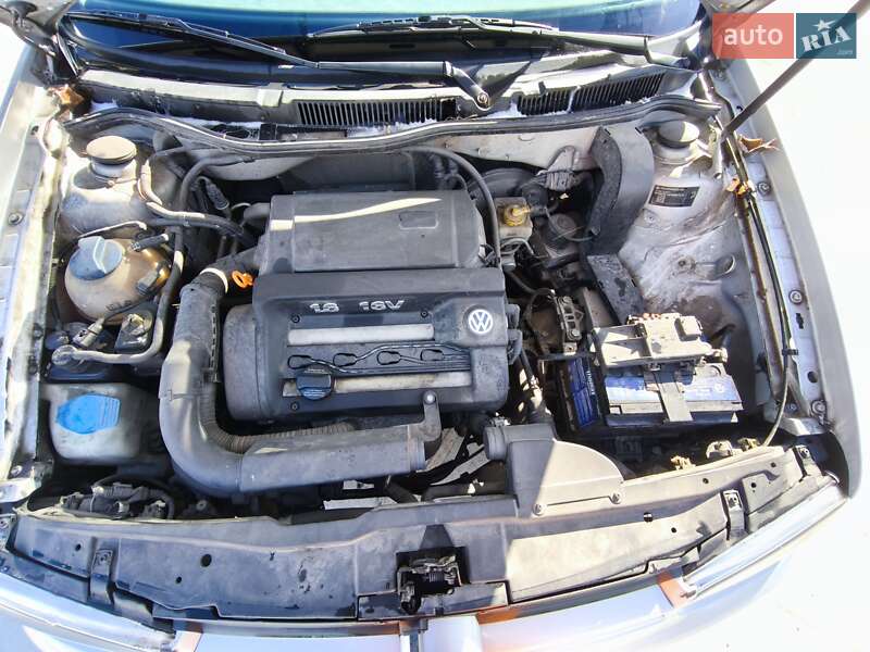 Хетчбек Volkswagen Golf 2000 в Києві