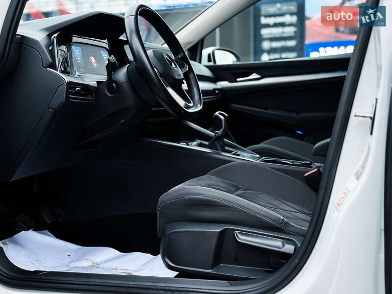 Універсал Volkswagen Golf 2021 в Києві