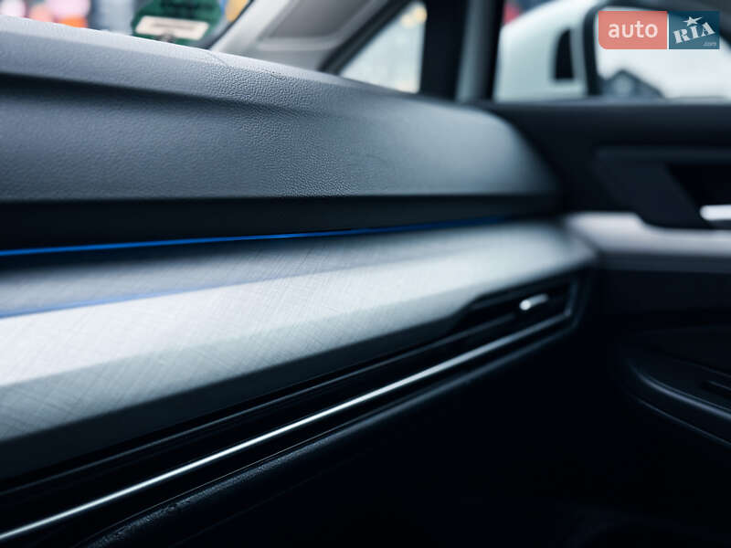 Універсал Volkswagen Golf 2021 в Києві