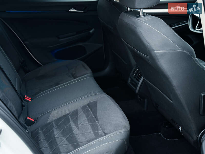 Універсал Volkswagen Golf 2021 в Києві