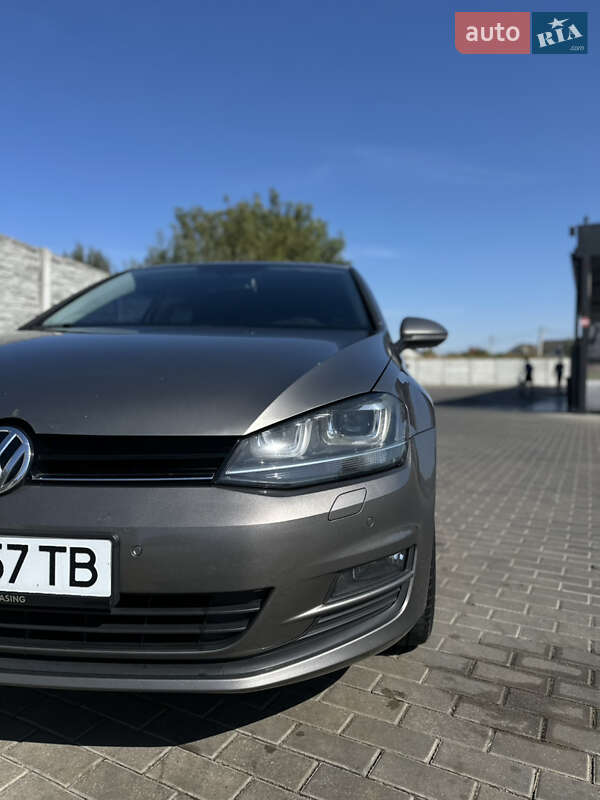 Хэтчбек Volkswagen Golf 2015 в Белой Церкви