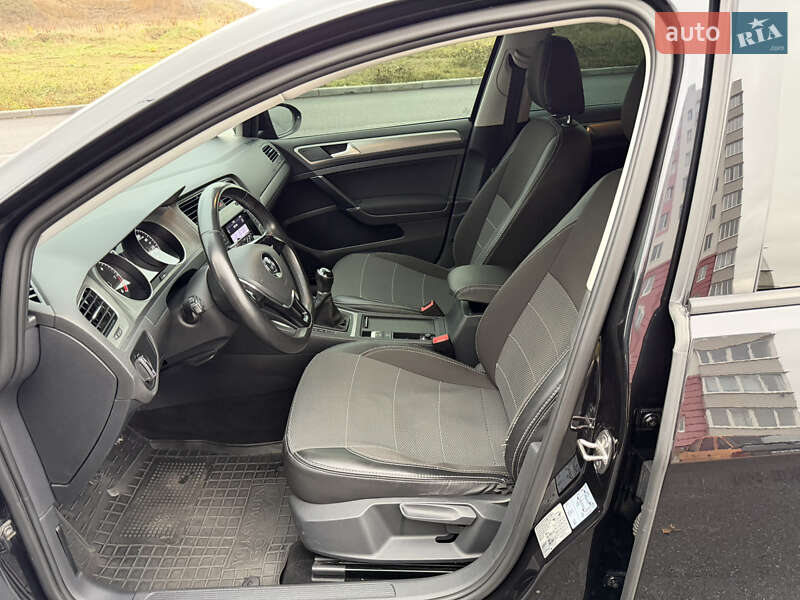 Универсал Volkswagen Golf 2015 в Виннице