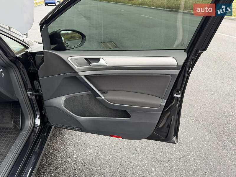 Универсал Volkswagen Golf 2015 в Виннице