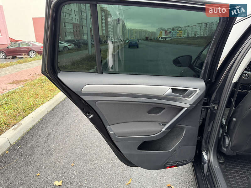 Универсал Volkswagen Golf 2015 в Виннице