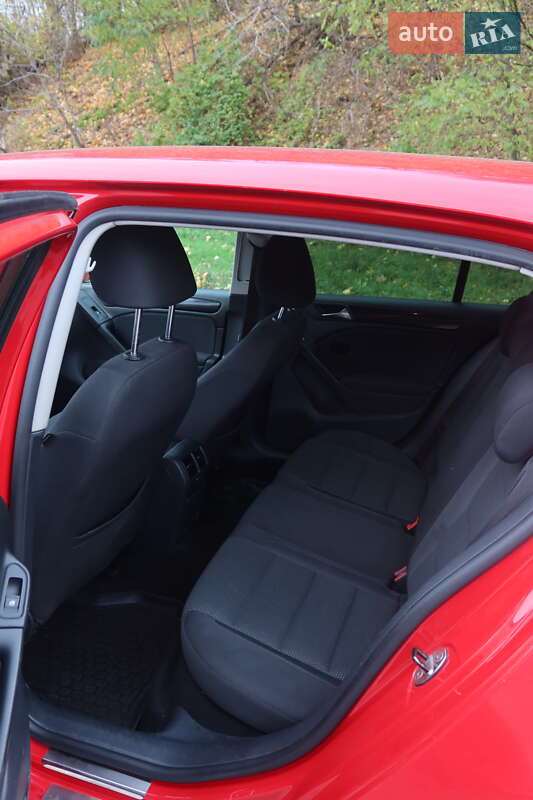 Хэтчбек Volkswagen Golf 2012 в Киеве