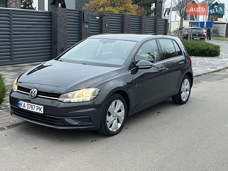 Хетчбек Volkswagen Golf 2020 в Києві