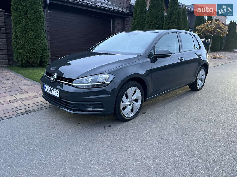 Хетчбек Volkswagen Golf 2020 в Києві