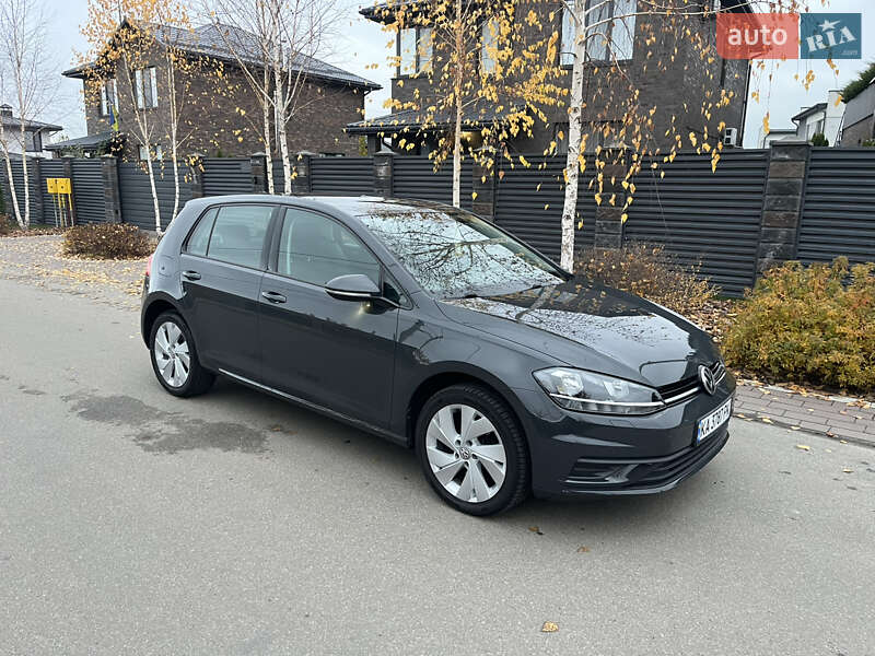 Хетчбек Volkswagen Golf 2020 в Києві