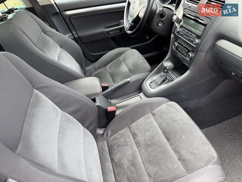 Універсал Volkswagen Golf 2010 в Чернігові